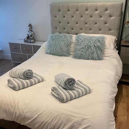 2 Bed Home From Home Apartment 41 London Eksteriør bilde